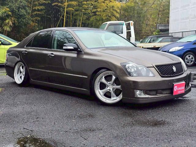 クラウン アスリート プレミアムエディション IDEAL製エアサス・BMWブラウンオールペン車・VsKf 19inAW・エムゲインFRエアロ・スリーキャッツマフラー・サンルーフ・バックカメラ・ETC・レクサスシフトノブ・エアサスリモコン(4枚目)