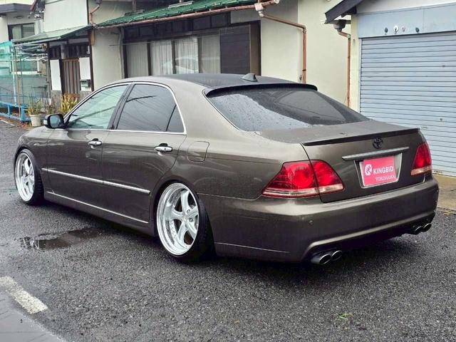 クラウン アスリート プレミアムエディション IDEAL製エアサス・BMWブラウンオールペン車・VsKf 19inAW・エムゲインFRエアロ・スリーキャッツマフラー・サンルーフ・バックカメラ・ETC・レクサスシフトノブ・エアサスリモコン(5枚目)