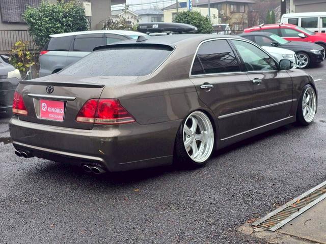 クラウン アスリート プレミアムエディション IDEAL製エアサス・BMWブラウンオールペン車・VsKf 19inAW・エムゲインFRエアロ・スリーキャッツマフラー・サンルーフ・バックカメラ・ETC・レクサスシフトノブ・エアサスリモコン(8枚目)