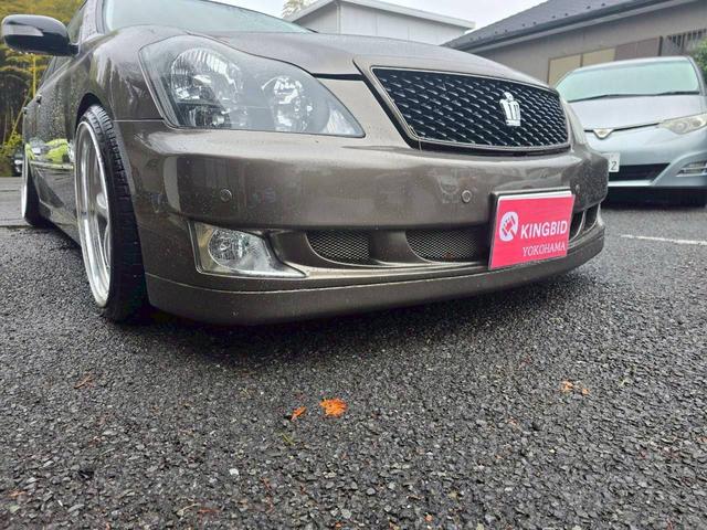 クラウン アスリート プレミアムエディション IDEAL製エアサス・BMWブラウンオールペン車・VsKf 19inAW・エムゲインFRエアロ・スリーキャッツマフラー・サンルーフ・バックカメラ・ETC・レクサスシフトノブ・エアサスリモコン(11枚目)