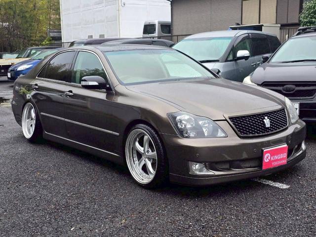 クラウン アスリート プレミアムエディション IDEAL製エアサス・BMWブラウンオールペン車・VsKf 19inAW・エムゲインFRエアロ・スリーキャッツマフラー・サンルーフ・バックカメラ・ETC・レクサスシフトノブ・エアサスリモコン(12枚目)