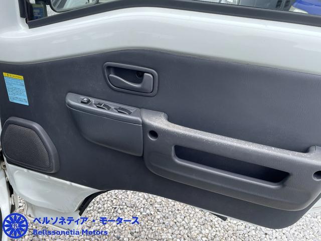 サンバーバン ＶＣ　５ＭＴ／キーレス／パワーウィンドウ／４３０００Ｋｍ／車検・整備付き／ＡＣ／禁煙（23枚目）