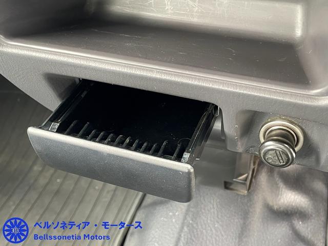 サンバーバン ＶＣ　５ＭＴ／キーレス／パワーウィンドウ／４３０００Ｋｍ／車検・整備付き／ＡＣ／禁煙（28枚目）