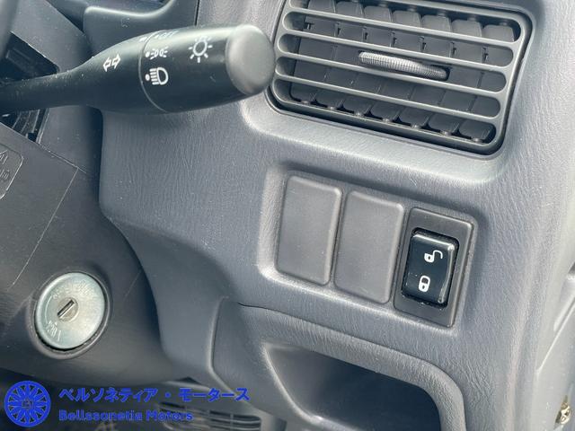 サンバーバン ＶＣ　５ＭＴ／キーレス／パワーウィンドウ／４３０００Ｋｍ／車検・整備付き／ＡＣ／禁煙（29枚目）