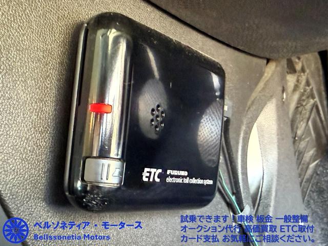 ＭＩＮＩ クーパー　６ＭＴ／３ドア／ナビ／ＥＴＣ／純正ＡＷ／キーレス／フォグランプ（4枚目）