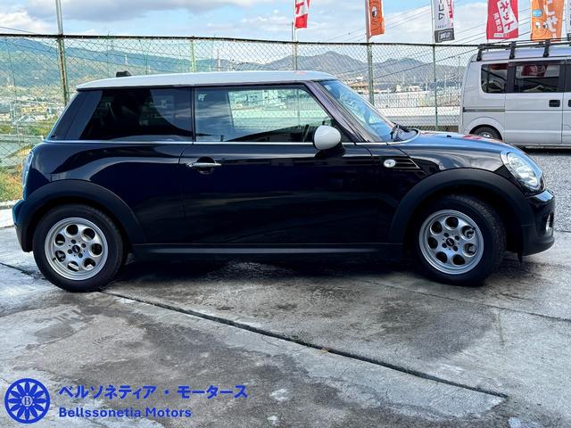 ＭＩＮＩ クーパー　６ＭＴ／３ドア／ナビ／ＥＴＣ／純正ＡＷ／キーレス／フォグランプ（13枚目）