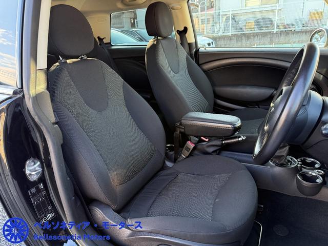 ＭＩＮＩ クーパー　６ＭＴ／３ドア／ナビ／ＥＴＣ／純正ＡＷ／キーレス／フォグランプ（24枚目）