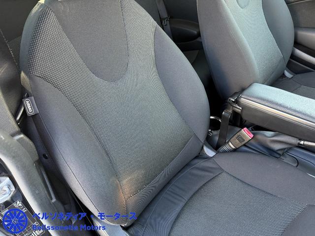 ＭＩＮＩ クーパー　６ＭＴ／３ドア／ナビ／ＥＴＣ／純正ＡＷ／キーレス／フォグランプ（27枚目）