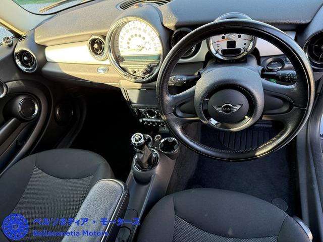 ＭＩＮＩ クーパー　６ＭＴ／３ドア／ナビ／ＥＴＣ／純正ＡＷ／キーレス／フォグランプ（30枚目）