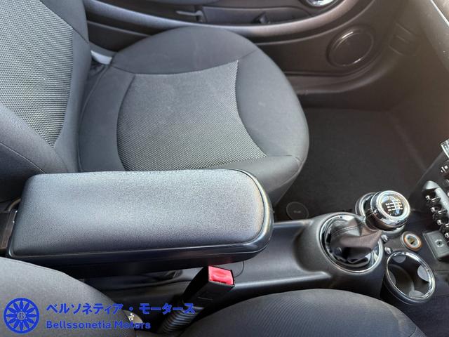 ＭＩＮＩ クーパー　６ＭＴ／３ドア／ナビ／ＥＴＣ／純正ＡＷ／キーレス／フォグランプ（35枚目）