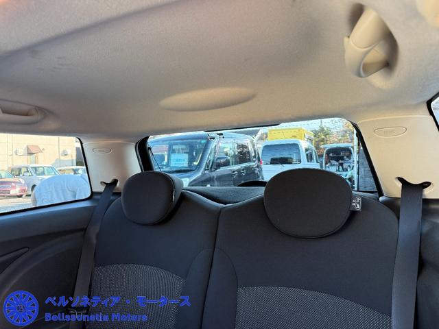 ＭＩＮＩ クーパー　６ＭＴ／３ドア／ナビ／ＥＴＣ／純正ＡＷ／キーレス／フォグランプ（50枚目）