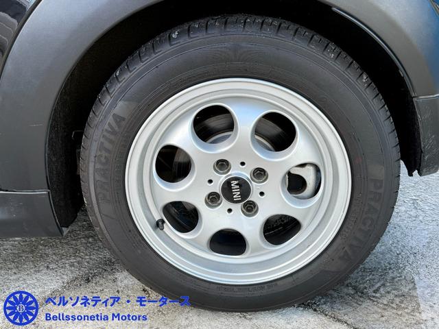 ＭＩＮＩ クーパー　６ＭＴ／３ドア／ナビ／ＥＴＣ／純正ＡＷ／キーレス／フォグランプ（68枚目）