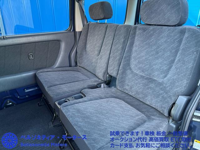 汚れの殆どない綺麗な内装です。