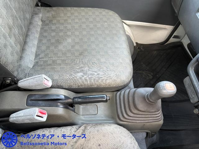 サンバートラック ＳＤＸ　ＡＣ／パートタイム４ＷＤ／５ＭＴ／ラジオ／三方開／走行８１００Ｋｍ／車検Ｒ８．９月（28枚目）