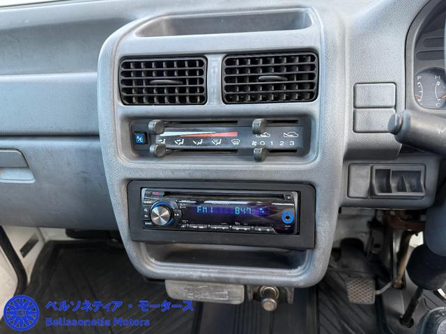 サンバートラック ＳＤＸ　ＡＣ／パートタイム４ＷＤ／５ＭＴ／ラジオ／三方開／走行８１００Ｋｍ／車検Ｒ８．９月（32枚目）