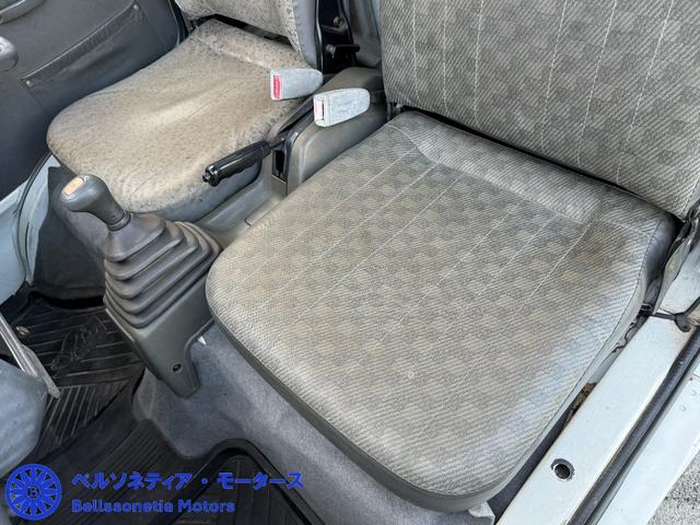 サンバートラック ＳＤＸ　ＡＣ／パートタイム４ＷＤ／５ＭＴ／ラジオ／三方開／走行８１００Ｋｍ／車検Ｒ８．９月（39枚目）