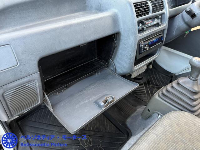 サンバートラック ＳＤＸ　ＡＣ／パートタイム４ＷＤ／５ＭＴ／ラジオ／三方開／走行８１００Ｋｍ／車検Ｒ８．９月（44枚目）