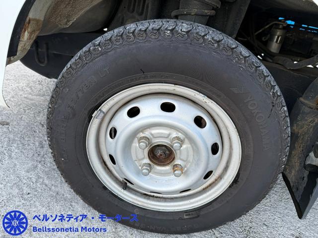 サンバートラック ＳＤＸ　ＡＣ／パートタイム４ＷＤ／５ＭＴ／ラジオ／三方開／走行８１００Ｋｍ／車検Ｒ８．９月（46枚目）