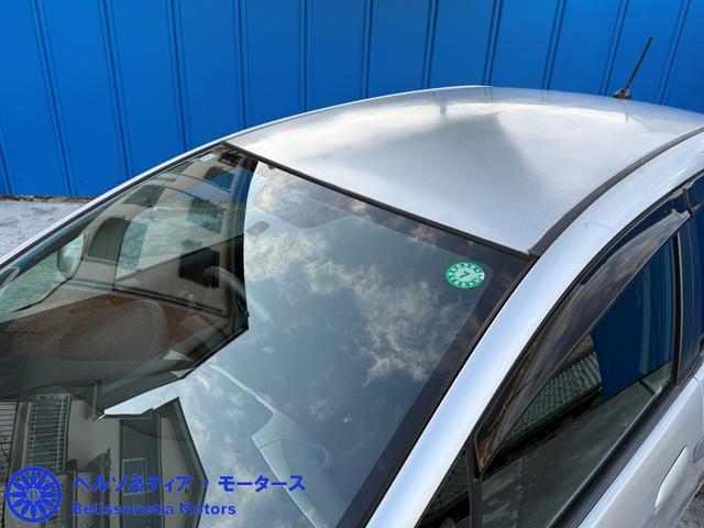 フィットハイブリッド ナビプレミアムセレクション　クルーズコントロール／純正ナビ／ＥＴＣ／Ｂカメラ／ワンセグＴＶ／電動格納ミラー／車検２年付き／走行４２０００（18枚目）