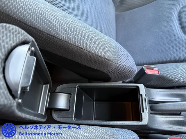 フィットハイブリッド ナビプレミアムセレクション　クルーズコントロール／純正ナビ／ＥＴＣ／Ｂカメラ／ワンセグＴＶ／電動格納ミラー／車検２年付き／走行４２０００（36枚目）