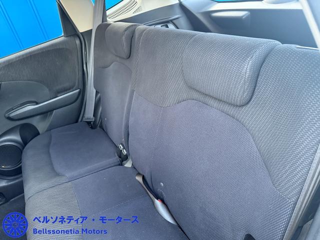 フィットハイブリッド ナビプレミアムセレクション　クルーズコントロール／純正ナビ／ＥＴＣ／Ｂカメラ／ワンセグＴＶ／電動格納ミラー／車検２年付き／走行４２０００（47枚目）