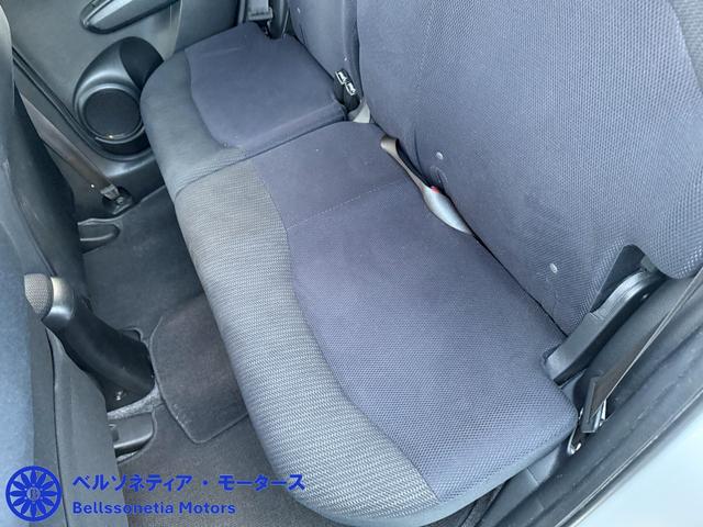 フィットハイブリッド ナビプレミアムセレクション　クルーズコントロール／純正ナビ／ＥＴＣ／Ｂカメラ／ワンセグＴＶ／電動格納ミラー／車検２年付き／走行４２０００（48枚目）