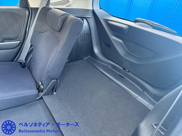 フィットハイブリッド ナビプレミアムセレクション　クルーズコントロール／純正ナビ／ＥＴＣ／Ｂカメラ／ワンセグＴＶ／電動格納ミラー／車検２年付き／走行４２０００（49枚目）