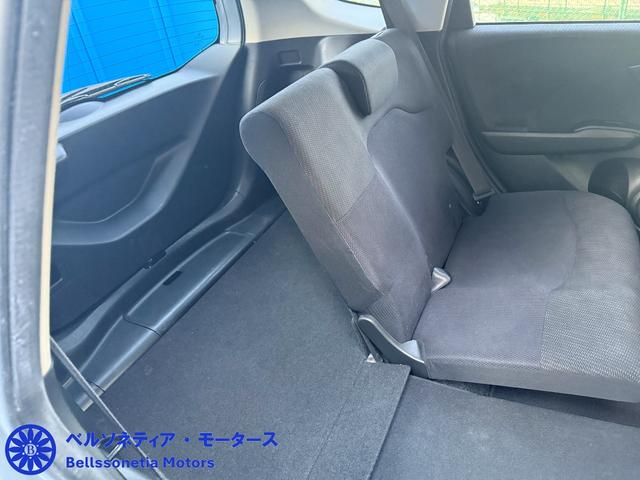 フィットハイブリッド ナビプレミアムセレクション　クルーズコントロール／純正ナビ／ＥＴＣ／Ｂカメラ／ワンセグＴＶ／電動格納ミラー／車検２年付き／走行４２０００（56枚目）