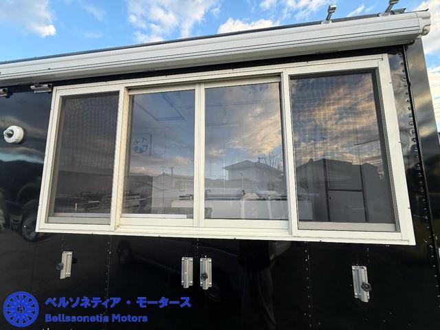 タイタンダッシュ キッチンカー/フードトラック/3層シンク/Bモニター/Bカメラ/ETC/ガソリン/AT(16枚目)