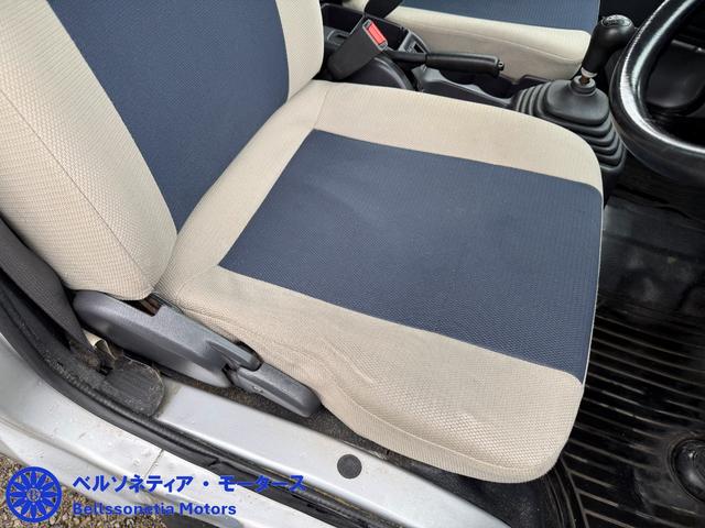 サンバーバン トランスポーター　ＡＣ／キーレス／５ＭＴ／１オーナー／記録簿／車検２年／走行８００００Ｋｍ（24枚目）