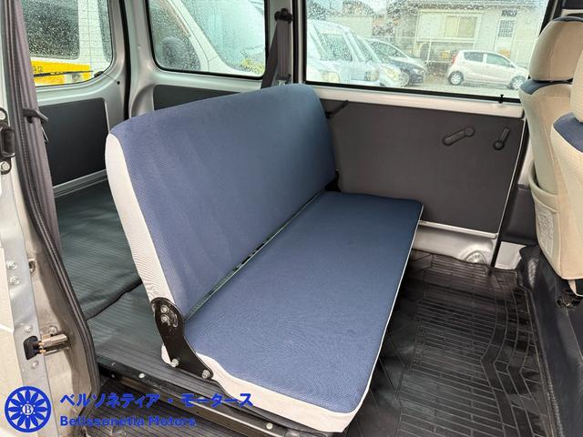 サンバーバン トランスポーター　ＡＣ／キーレス／５ＭＴ／１オーナー／記録簿／車検２年／走行８００００Ｋｍ（44枚目）