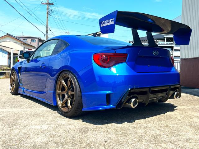ＢＲＺ ＳＴＩ　スポーツ　６ＭＴ・イングス？【Ｆ・Ｓ・Ｒ・Ｆフェンダー】・ボルテックスリアウィング・社外ステアリング・ブリッドフルバケ・社外エキマニ・ＨＫＳ車高調・アドバン１８ＡＷ・ＨＫＳエアクリ・ドラレコ・ナビ・バックカメラ（4枚目）