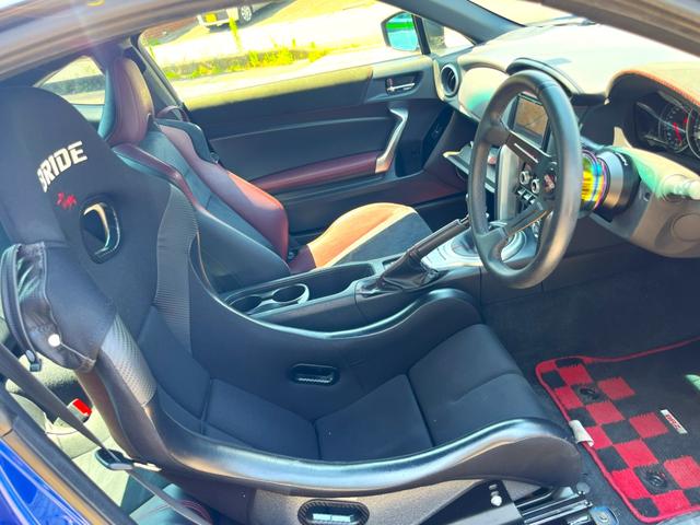 ＢＲＺ ＳＴＩ　スポーツ　６ＭＴ・イングス？【Ｆ・Ｓ・Ｒ・Ｆフェンダー】・ボルテックスリアウィング・社外ステアリング・ブリッドフルバケ・社外エキマニ・ＨＫＳ車高調・アドバン１８ＡＷ・ＨＫＳエアクリ・ドラレコ・ナビ・バックカメラ（5枚目）