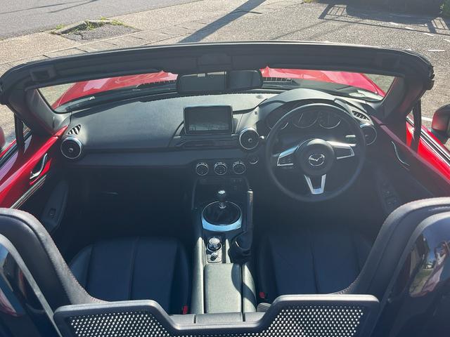 ロードスター Ｓレザーパッケージ　６ＭＴ・ＢＯＳＥスピーカー・黒本革シート・シートヒーター・純正ナビ・バックカメラ・Ｂｌｕｅｔｏｏｔｈ・フルセグ・禁煙車・ビルトインＥＴＣ・純正１６ＡＷ・リアクリアランスソナー・（3枚目）