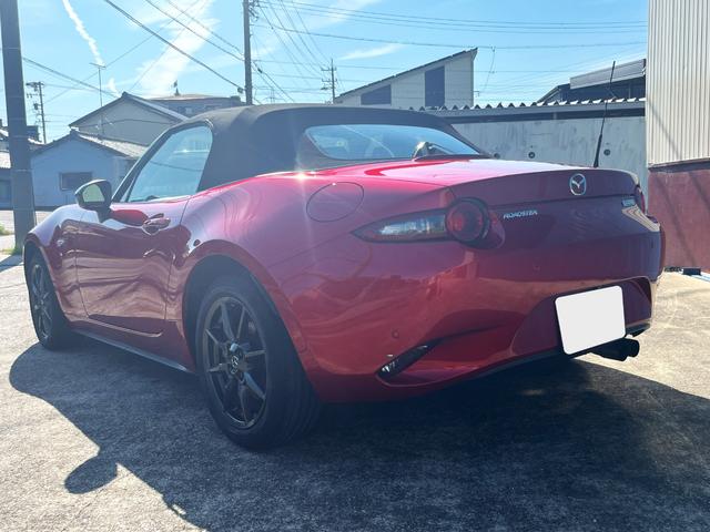 ロードスター Ｓレザーパッケージ　６ＭＴ・ＢＯＳＥスピーカー・黒本革シート・シートヒーター・純正ナビ・バックカメラ・Ｂｌｕｅｔｏｏｔｈ・フルセグ・禁煙車・ビルトインＥＴＣ・純正１６ＡＷ・リアクリアランスソナー・（21枚目）
