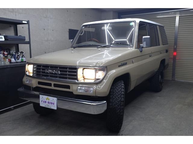 ランドクルーザープラド SX 全塗装ツートン車(ベージュ・ホワイト) 4WD 社外16インチホイール オールテレーンタイヤ Panasonicナビ・フルセグTV 社外ステアリング 茶シートカバー 社外キーレス ETC(8枚目)