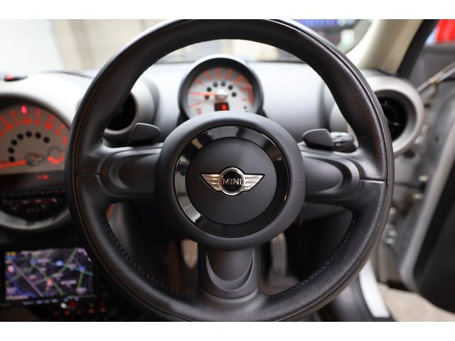 ＭＩＮＩ クーパーＳ　クロスオーバー　クリスタルシルバーメタリック　５人乗り　ツートン車　社外ナビ・ＴＶ・バックカメラ　パドルシフト　１７インチＡＷ　キーレス　ＥＴＣ（25枚目）