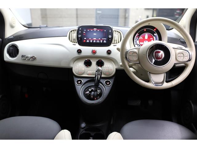 ５００Ｃ ツインエア　ドルチェヴィータ　右ハンドル　４人乗り　レッドソフトトップ　１５インチＡＷ　５速デュアロジック　純正ディスプレイオーディオ　ステアリングスイッチ　ＥＴＣ（3枚目）