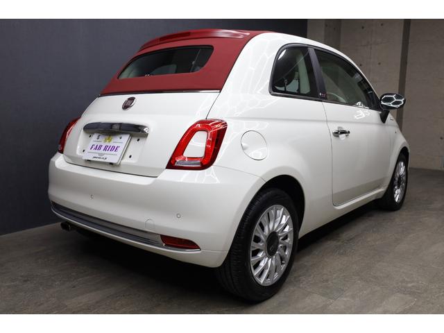 ５００Ｃ ツインエア　ドルチェヴィータ　右ハンドル　４人乗り　レッドソフトトップ　１５インチＡＷ　５速デュアロジック　純正ディスプレイオーディオ　ステアリングスイッチ　ＥＴＣ（13枚目）