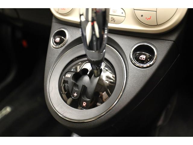 ５００Ｃ ツインエア　ドルチェヴィータ　右ハンドル　４人乗り　レッドソフトトップ　１５インチＡＷ　５速デュアロジック　純正ディスプレイオーディオ　ステアリングスイッチ　ＥＴＣ（28枚目）