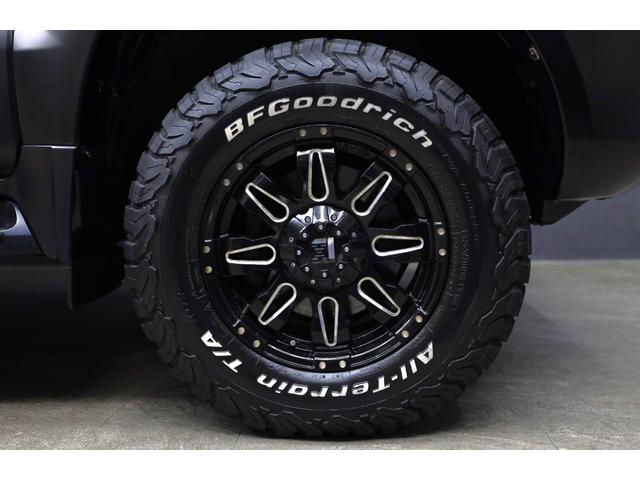 ランドクルーザープラド TZ TZ 8人乗り マットカラーカスタム 社外ヘッドライト・リアテール 17インチホイール・オールテレーンタイヤ クルーズコントロール 純正ナビ ルーフレール ETC(4枚目)