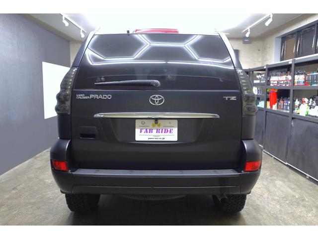 ランドクルーザープラド TZ TZ 8人乗り マットカラーカスタム 社外ヘッドライト・リアテール 17インチホイール・オールテレーンタイヤ クルーズコントロール 純正ナビ ルーフレール ETC(12枚目)