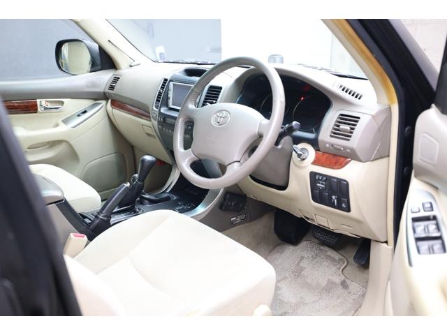 ランドクルーザープラド TZ TZ 8人乗り マットカラーカスタム 社外ヘッドライト・リアテール 17インチホイール・オールテレーンタイヤ クルーズコントロール 純正ナビ ルーフレール ETC(21枚目)