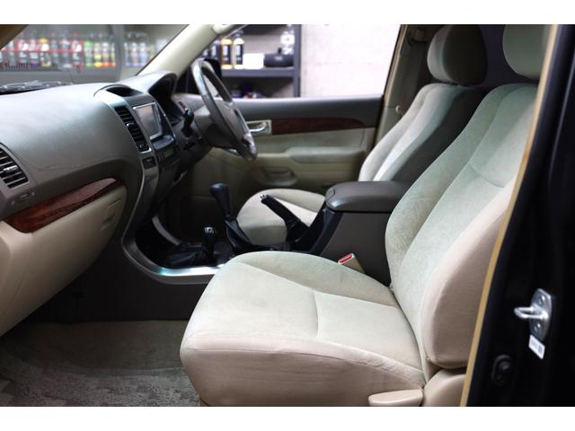 ランドクルーザープラド TZ TZ 8人乗り マットカラーカスタム 社外ヘッドライト・リアテール 17インチホイール・オールテレーンタイヤ クルーズコントロール 純正ナビ ルーフレール ETC(33枚目)