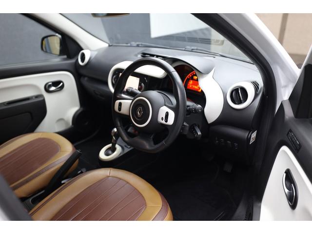 トゥインゴ ＥＤＣ　ワンオーナー　後期モデル　アルパインナビ・ＴＶ　バックカメラ　ＬＥＤヘッドランプ　クルーズコントロール　レーンキープアシスト　クリアランスソナー　純正１５インチＡＷ　右ハンドル　４人乗り（21枚目）