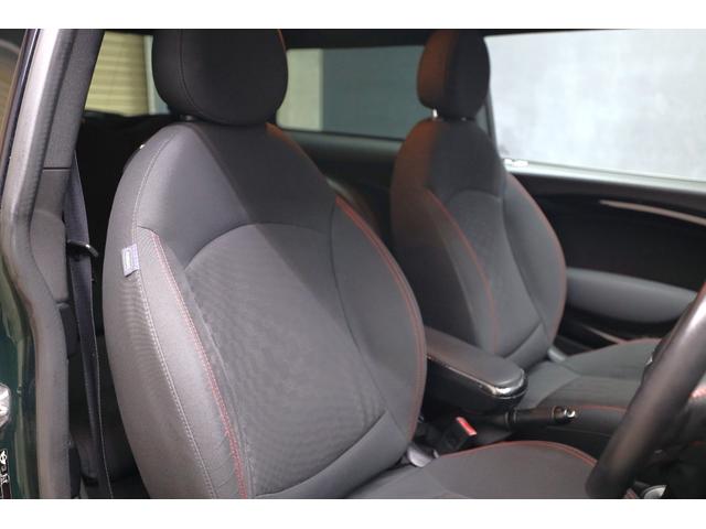 ＭＩＮＩ ジョンクーパーワークス　右Ｈ　Ｄラー車　ＭＴ車　ブリティッシュレーシンググリーンＭ　ツートン　社外足回り（ビルシュタイン）　ＢＢＳ１７インチＡＷ　カロッツェリアナビ・ＴＶ・Ｂカメラ　Ｂｌｕｅｔｏｏｔｈ接続　社外テール　ＥＴＣ（22枚目）