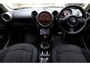 ＭＩＮＩ クーパーＳ　クロスオーバー　クリスタルシルバーメタリック　５人乗り　ツートン車　社外ナビ・ＴＶ・バックカメラ　パドルシフト　１７インチＡＷ　キーレス　ＥＴＣ（3枚目）