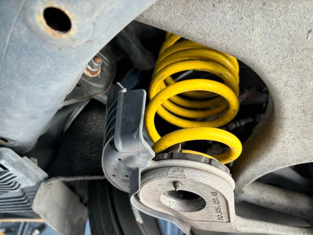 Ａ４アバント ２．０ＴＦＳＩ　Ａ４アバント２．０ＴＦＳＩ　ＳＥパッケージ　ＫＷ車高調サンルーフ　１９インチＡＷ　バックカメラ　禁煙車修復歴無し　車検２年付（75枚目）