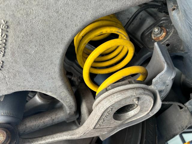 Ａ４アバント ２．０ＴＦＳＩ　Ａ４アバント２．０ＴＦＳＩ　ＳＥパッケージ　ＫＷ車高調サンルーフ　１９インチＡＷ　バックカメラ　禁煙車修復歴無し　車検２年付（76枚目）
