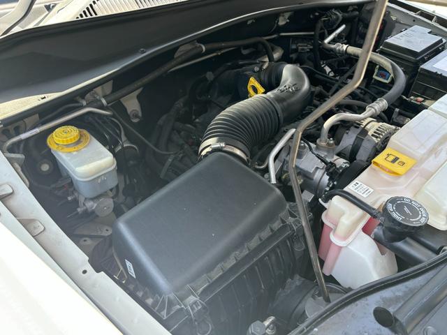 ジープ・チェロキー リミテッド　クルーズコントロール　パワーシート　シートヒーター純正１７インチＡＷ　サイドカメラ　ウーハー　ＥＴＣ（66枚目）
